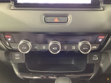 運転席と助手席にはシートヒーターが付いています☆寒い時期に腰周りを温めてくれるので体全体が温まりやすいのは勿論、暖房と違い顔に風が当たらないので、乾燥肌やドライアイの方でも大丈夫☆