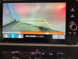バックでの車庫入れも安心です! リアカメラが付いているバックモニター付のナビディスプレーを装備しております。バンパーについているソナーや、操作線もついており距離感も画面から確認できます。