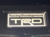 【TRDエアロ】人気のTRDエアロを装備!クルマの外観がよりスタイリッシュになり、街中で存在感あふれる1台に♪将来買い替える時にもリセールに影響しやすく、価値ある人気の装備です!