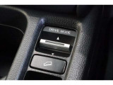 ヒルディセントコントロール搭載!下り坂の走行中に、ブレーキペダルを踏むことなく車速を一定に保つよう支援する機能です!