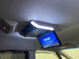 リア席モニターを装着しています♪TVの映像やDVDなど、子供も大人も楽しめる車内になります!大画面でロングドライブをお楽しみください♪