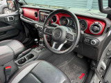 ステアリングを握ればJeepワールドが目の前に広がります!