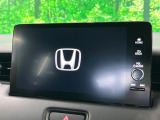 【純正9インチナビ】インテリアに溶け込むスタイリッシュな「専用設計」メーカーナビを装備♪視認性や操作性など基本性能にも優れ、より上質なカーライフをお楽しみいただけます。