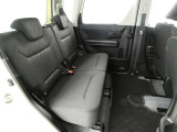 ゆとりある広々とした車内空間は、ドライブを始め買い物やレジャーなど、幅広く活躍します。一人でもみんなとでもお出かけを楽しみましょう!
