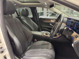 メルセデス・ベンツの定める厳しい基準をクリアしたお車のみをご案内させて頂きます。納車前整備はメーカー規定に基づき100項目以上にも及ぶ点検を熟練のメカニックによって行いご納車させて頂きます。