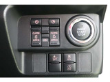 時計マークのウエルカムオープンスイッチをONしておけば、キーを持って車に近づくとスライドドアが開いてくれます。買い物などで荷物をいっぱい持っていても、子供のお迎えで抱っこしていても大丈夫です!