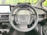 【純正革巻きステアリング】上質な革を使用することで、手にしっかり馴染みとても運転しやすいハンドルです♪