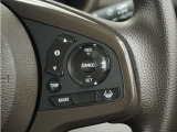 ◆アダプティブクルーズコントロール◆予め設定した車速内でクルマが自動的に加減速。前走車との適切な車間距離を維持しながら追従走行します。【LKAS】車線維持支援システムでステアリング操作を支援。