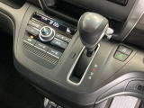 発進時から滑らかに加速する無段階変速のCVTはストップ&ゴーの多い街の中も快適です