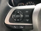 【ステアリングスイッチ】左です。ハンドルから手を離さず、運転に集中したまま手元でオーディオ操作等ができます。