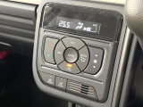 【オートエアコン】一度お好みの温度に設定すれば、車内の温度を検知し風量や温度を自動で調整。暑い&hellip;寒い&hellip;と何度もスイッチ操作をする必要はありません。快適な車内空間には必須の機能ですね♪