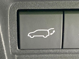 【パワーバックドア】スマートキーや運転席のボタンを押すだけでリアゲートが自動で開閉します!荷物を持っている時や、高い位置にあるバックドアを閉める際に便利な機能です♪