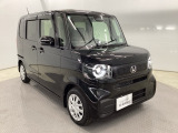 180cm近い車高と、センターレイアウト燃料タンクの低床フロアで、軽自動車とは思えない車内空間を実現しています。