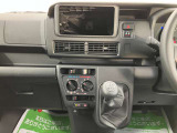 ご納車前に納車点検(法定12ヶ月点検相当)を実施し、基本性能に関わる機能や状態を徹底的に点検します。