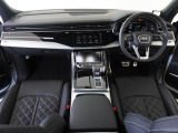 Audiのインテリアはエクステリア同様、優れたデザイン性とクオリティ、そして機能性を兼ね備えております。