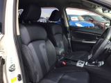 それぞれの分野のプロがお車の悩みや疑問に親身になって対応させていただきます。