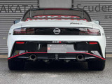 【NISMO 専用エクステリア】NISMO専用リアバンパー&LEDフォグライト・フェアレディZエンブレム付きリアスポイラー・NISMOエンブレム。