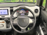 インテリアに合わせたデザインのステアリングは、運転される方のことも考え、運転しやすい形状、大きさです。是非一度、実際に触ってお確かめください。