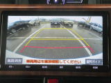 バックカメラ付き♪車庫入れ、バックでの駐車時に後方が見える事での安心感は大きいです☆一度装備したら外せなくなるアイテムです♪