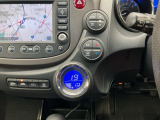 オートエアコン付きです!お好みの温度をセットするだけでエアコンの風量などを自動でコントロール。快適な車内でお過ごしいただけます。