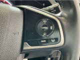 Hondaセンシングの機能のひとつ、アダプティブクルーズコントロール付!アクセルから足を離しても設定したスピードと前車との車間を保ち走行してくれます!車線維持もアシスト☆高速道路で疲労軽減ですね☆
