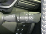 トンネルなど、周囲の明るさの変化でランプ類を自動オン・オフするコンライトです(消し忘れ防止機能付)