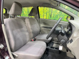 運転席シート廻りは使用感も少なく、良好な状態となっています。前オーナー様が丁寧に使っていたことがよくわかりますね。