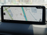 マツダコネクトの10.25インチワイドセンターディスプレイです。『Android Auto』『Apple CarPlay』や独自のコネクテッドサービスに対応したインターフェイスシステムです。