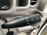 周囲の明るさに応じて自動でヘッドライトの点灯・消灯ができる機能です。トンネル通過時にライトの付け忘れ・消し忘れが無くなり雨の日や夕方の走行も安心・安全ですね♪