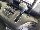 発進時から滑らかに加速する無段階変速のCVTはストップ&ゴーの多い街の中も快適です