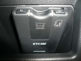 ETC2.0装備♪従来のETCの高速利用料金の収受だけではなく、渋滞回避や安全運転支援といったドライバーに有益な情報を提供してくれます♪