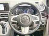 【純正革巻きステアリング】上質な革を使用することで、手にしっかり馴染みとても運転しやすいハンドルです♪