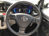 運転中も見やすいデジタルメーター。