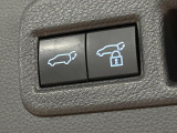 【パワーバックドア】スマートキーや運転席のボタンを押すだけでリアゲートが自動で開閉します!荷物を持っている時や、高い位置にあるバックドアを閉める際に便利な機能です♪