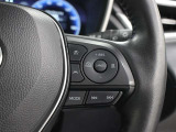 レーダークルーズコントロール作動時に車線維持に必要な運転操作の支援を行う「レーントレーシングアシスト(LTA)」を搭載しています。