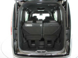 トランクの間口が広く、荷物の出し入れがしやすく便利です♪