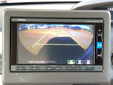 後方確認はバックカメラにお任せ♪後退時に便利で、駐車が楽になります♪