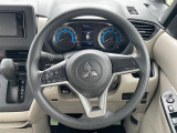 【ステアリングスイッチ】運転中、前方から目線をそらすことなく、オーディオ等の操作が可能な便利機能!安心&快適なドライブを演出してくれます♪