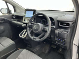 見通しのよいすっきりとした視界で、誰でも運転しやすいです。運転のしやすさは疲れにくさにも繋がりますよ♪