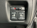 狭い所でも乗り降り楽々な両側電動スライドドアです!簡単にドアの開閉が出来る為女性やお年寄りにも優しく、荷物で手が塞がった時なども大変便利です!