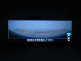 フロントビューカメラが捉えた映像は、車両前方だけでなく、運転席からは見えない左右のエリアもしっかり確認可能。視界を広げ、安全性を向上させます。