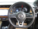 運転が楽しくなる明るく開放的な運転席まわりです。