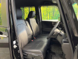 運転席シート廻りは使用感も少なく、良好な状態となっています。丁寧に使われていたことがよくわかりますね。