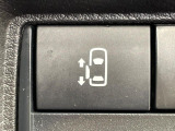 【パワースライドドア】スマートキーや運転席のスイッチでスライドドアの開閉が可能♪電動だから力を入れてドアを開ける必要が無く、小さいお子様でも、重い荷物を持っている時もラクに開け閉めできます♪