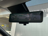 スマートルームミラー・後部座席に人が座っている時や、荷物が多い際でも後方確認がしやすいです。