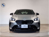 【キドニーグリル】BMWは約90年もの間、ほぼ全ての車両にひと目でBMWだと分かるこの特徴的なフロントグリルが備えられ、デザイン・アイコンとして親しまれてきました。