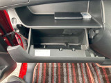 グローブボックスも大きく使いやすいです。