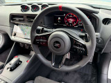 NISMO専用本革・アルカンターラ巻ステアリング(レッドセンターマーク、レッドステッチ付・パドルシフト・ステアリングリモコン)