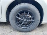 【タイヤ・ホイール】 純正14インチアルミホイール タイヤサイズ《185/70R14》になります。