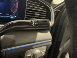 メモリー付き電動シートも装備されておりますのでシート位置を3パターン記憶できます。